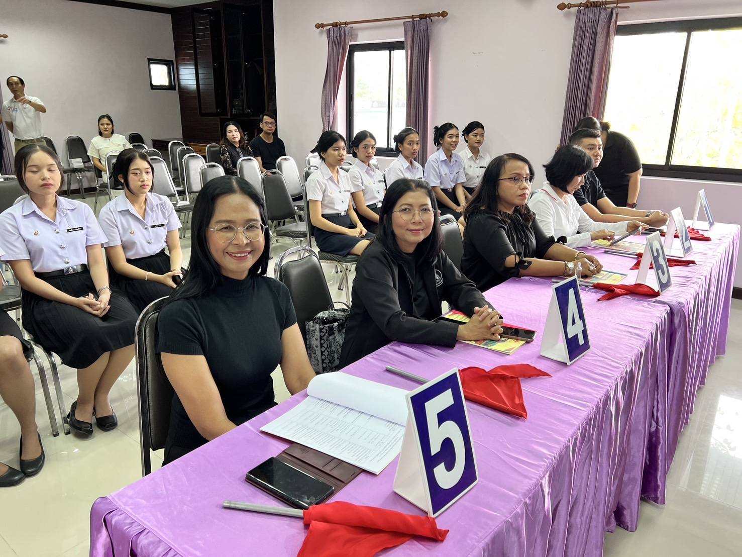 14 ธ.ค. 2568 นางสาวบุษบัน สุวรรณนพ ร.ผอ.สวท.ตรัง พร้อมบุคลากร สวท.ตรัง ร่วมการซักซ้อมเตรียมความพร้อมการออกรางวัลสลากกาชาดจังหวัดตรัง ประจำปี 2568 ณ สำนักงานเหล่ากาชาดจังหวัดตรัง