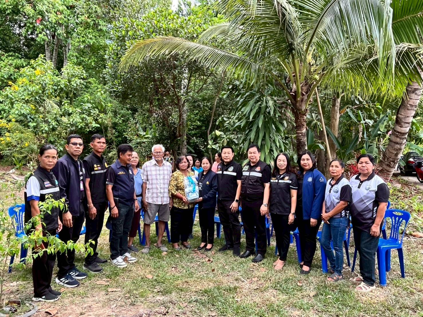 หัวหน้าส่วนราชการสังกัดกระทรวงแรงงานจังหวัดตรัง ลงพื้นที่เยี่ยมญาติลูกเรือประจำเรือมยุรี นารี ที่มีภูมิลำเนาในพื้นที่จังหวัดตรังที่ถูกโจมตีที่ช่องแคบฮอร์มุซ 