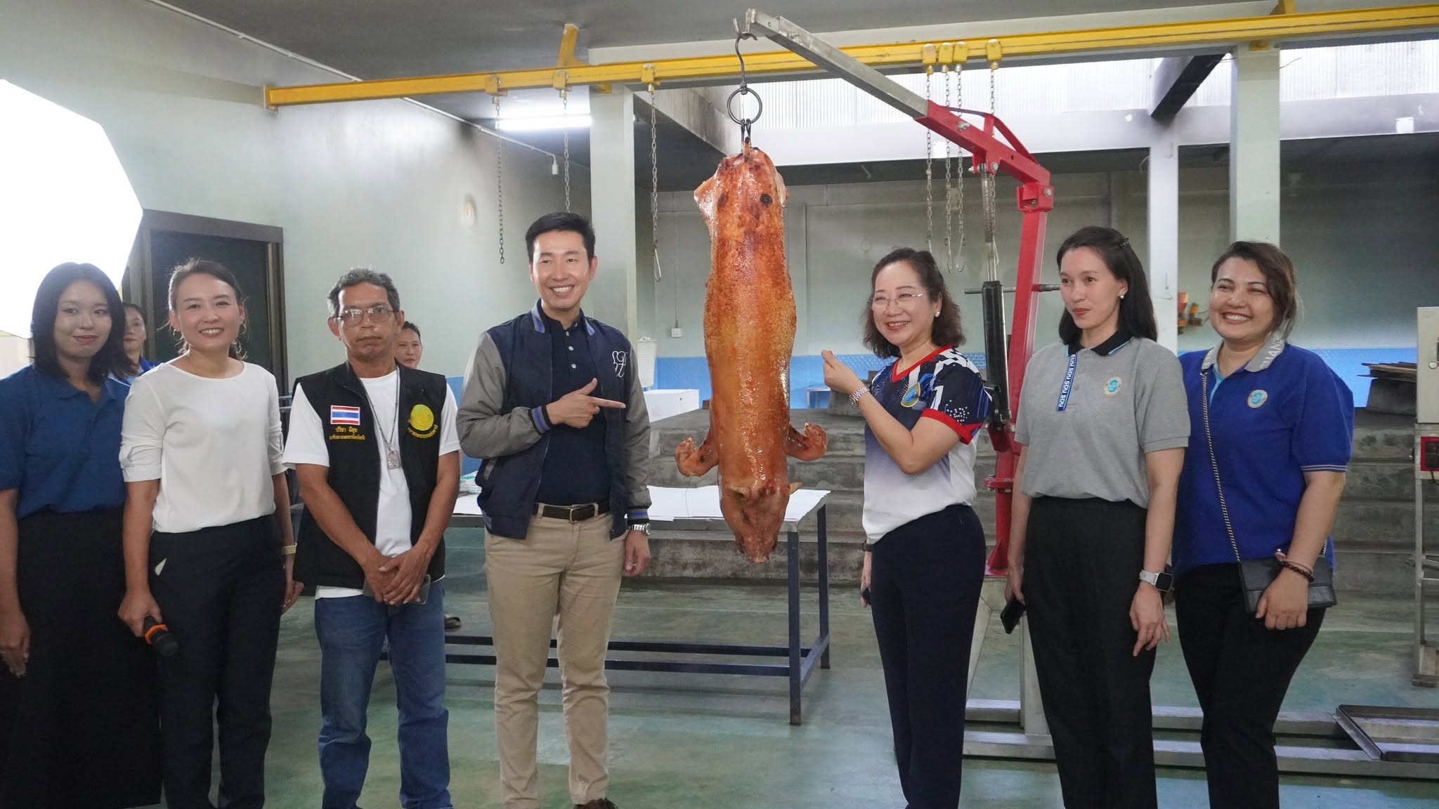 ม.สวนดุสิต ศูนย์ตรัง ใช้งานวิจัยต่อยอด &ldquo;หมูย่างเมืองตรัง&rdquo; โชว์เตานวัตกรรม LPG ลดแรงงาน&ndash;ควัน ยกระดับการผลิต