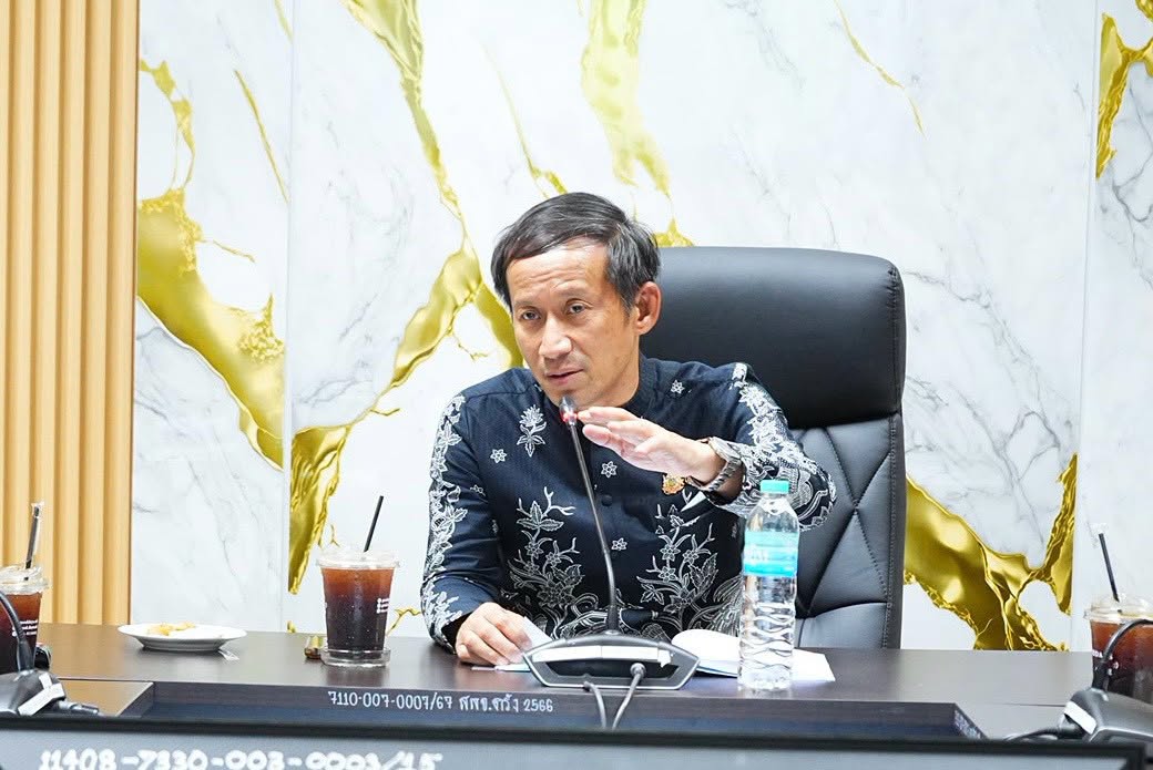 จังหวัดตรัง   ประชุมเตรียมความพร้อมจัดโครงการ "แสงนำใจไทยทั้งชาติ เดิน วิ่ง ปั่น ป้องกันอัมพาต ครั้งที่ 12 เฉลิมพระเกียรติ"