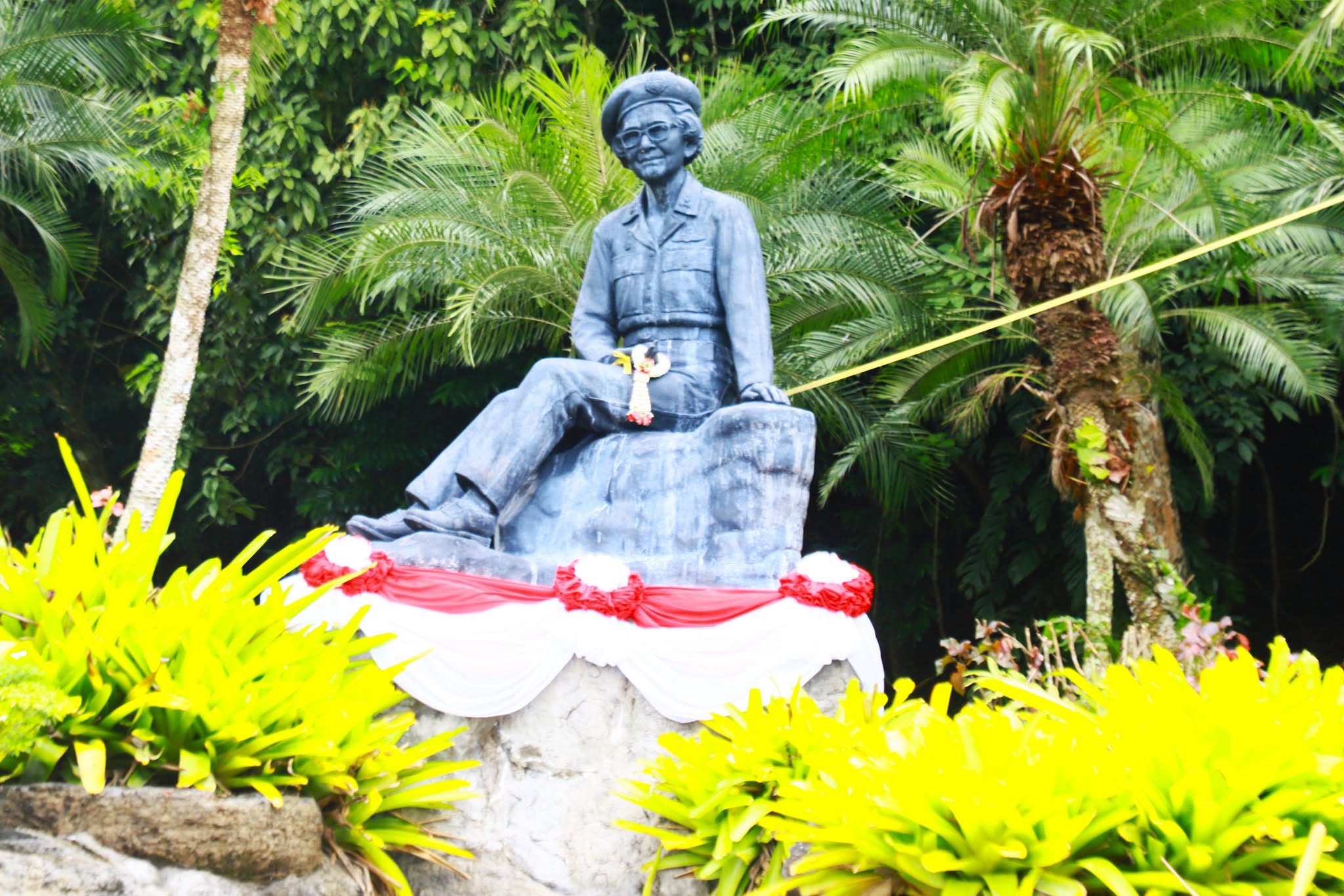 จังหวัดตรัง จัดพิธีถวายเครื่องราชสักการะพระราชานุสาวรีย์ สมเด็จพระศรีนครินทราบรมราชชนนี เนื่องในวันคล้ายวันพระราชสมภพ 21 ตุลาคม 2569
